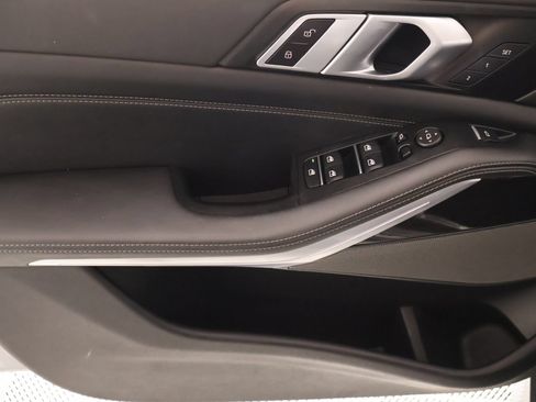 Used 2024 BMW X5 xDrive40i w/ M Sport Package AWD/4WD image 17