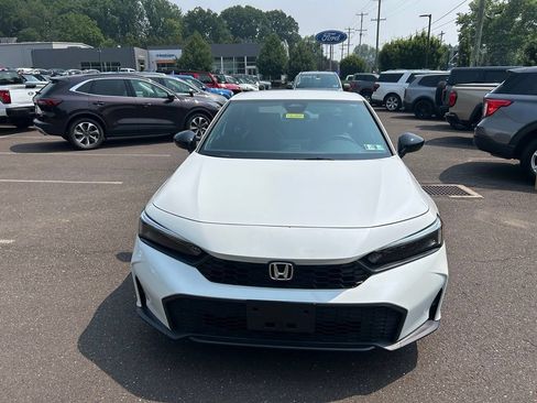 Used 2025 Honda Civic Sport image 2