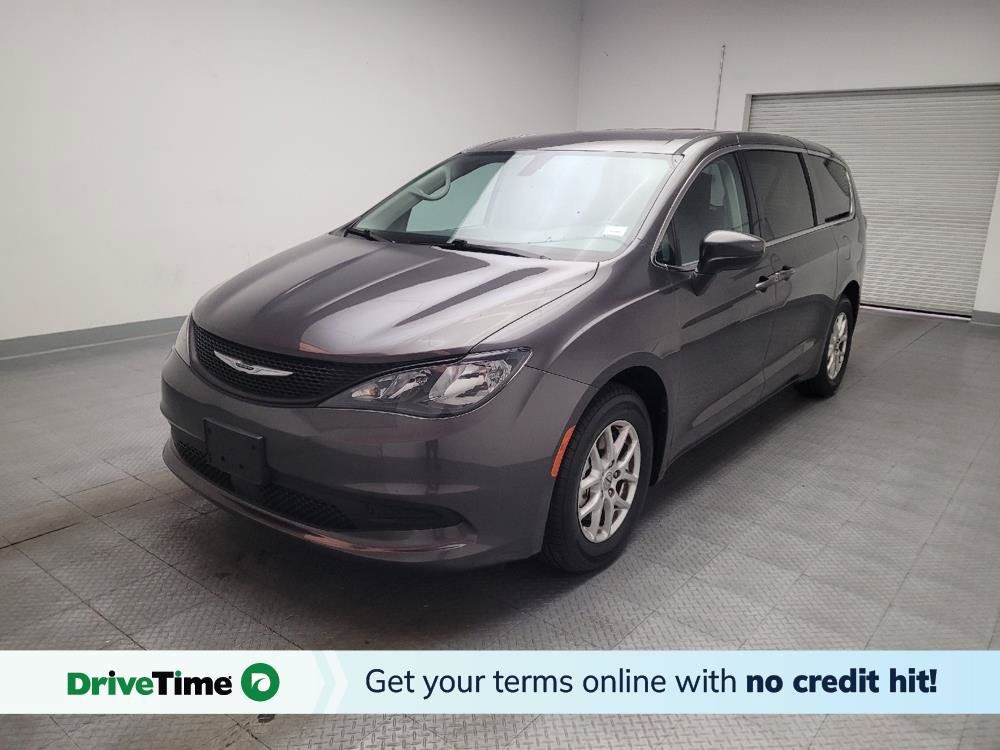 Used 2021 Chrysler Voyager LX FWD image 1