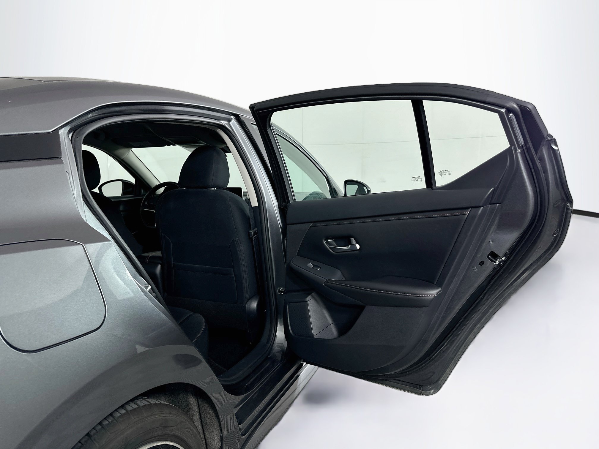 Used 2025 Nissan Sentra SR FWD image 28