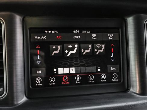 Used 2018 Dodge Charger SXT image 34