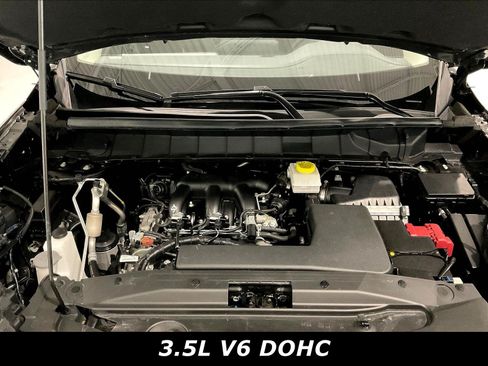 Used 2025 Nissan Pathfinder SV AWD/4WD image 29