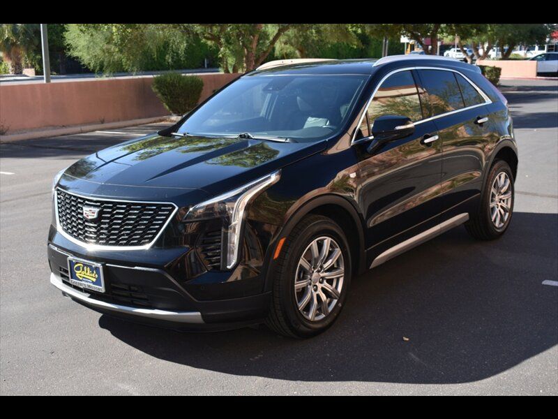 Used 2023 Cadillac XT4 Premium Luxury FWD image 3