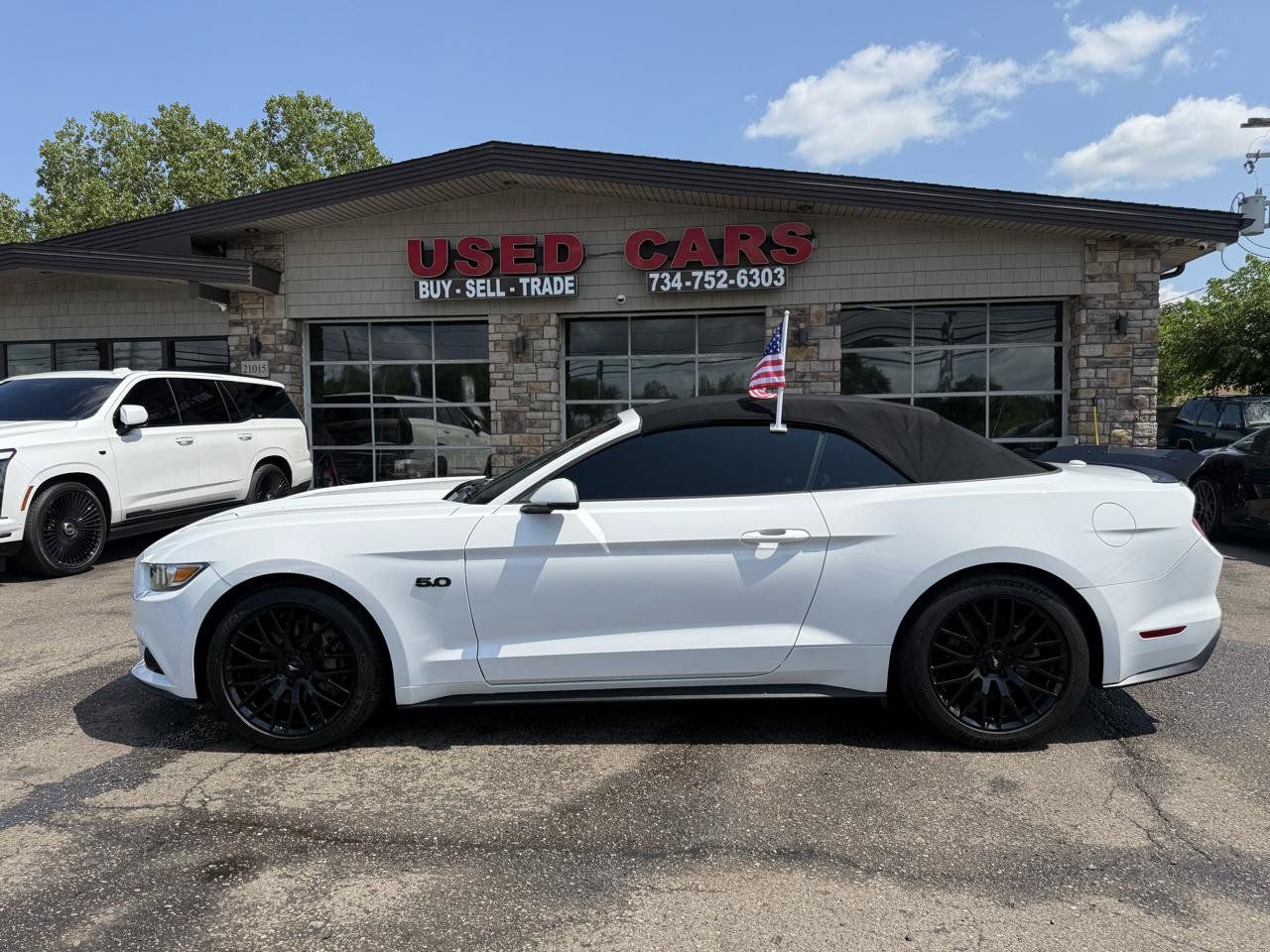 Used 2017 Ford Mustang GT Premium w/ Equipment Group 401A RWD image 9