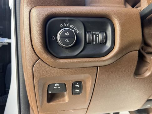 Used 2019 RAM 1500 Laramie image 19