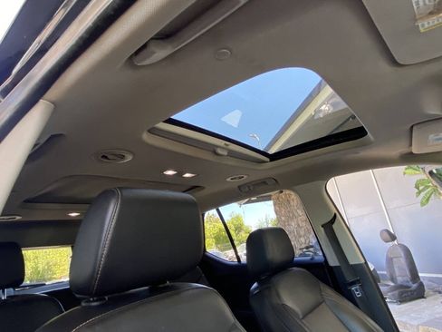 Used 2019 Chevrolet Traverse RS AWD/4WD image 28