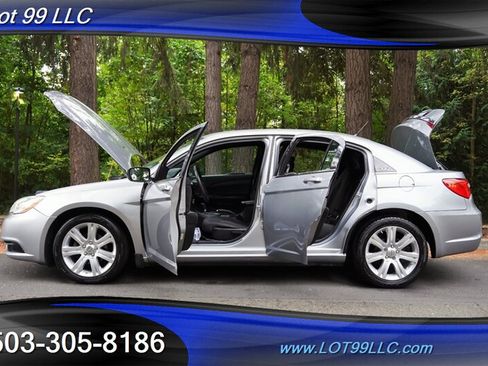 Used 2013 Chrysler 200 LX FWD image 22