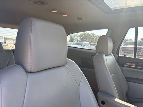 Used 2017 Buick Enclave Premium w/ Experience Buick Package AWD/4WD image 39