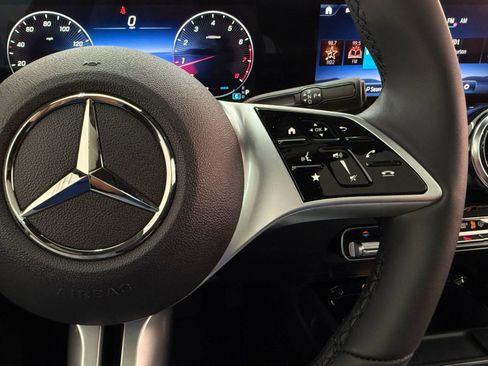 New 2026 Mercedes-Benz GLB 250 image 27