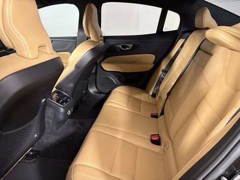 Used 2020 Volvo S60 T5 Inscription image 35