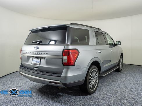 Used 2024 Ford Expedition XLT image 7
