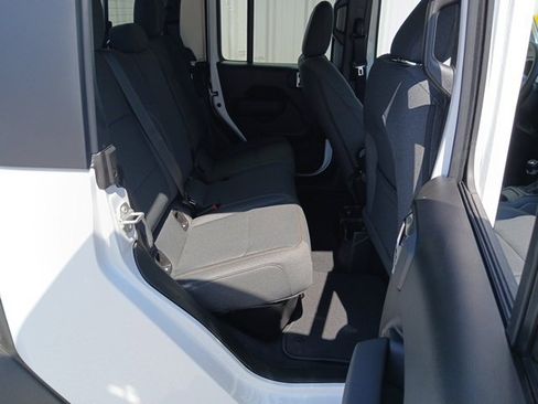 New 2025 Jeep Gladiator Sport image 21