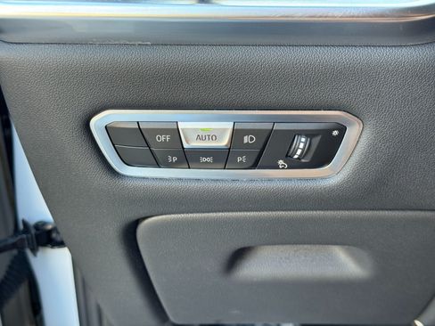 Used 2023 BMW X7 M60i w/ Climate Comfort Package AWD/4WD image 19