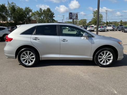 Used 2010 Toyota Venza AWD w/ Convenience Pkg image 9