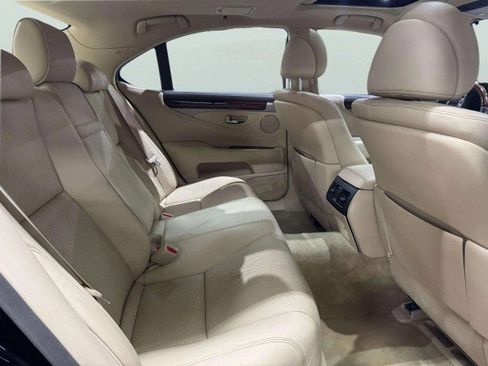 Used 2014 Lexus LS 460 image 40