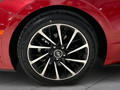 Used 2023 Hyundai Sonata Limited image 11