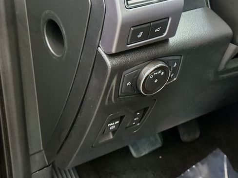 Used 2019 Ford Expedition Platinum image 11