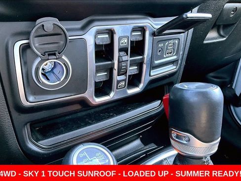 Used 2023 Jeep Wrangler Unlimited Sahara w/ Cold Weather Group image 16