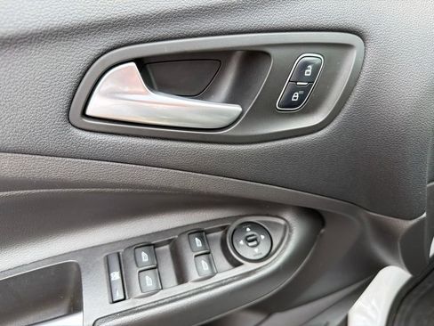 Used 2018 Ford Escape SEL FWD image 17