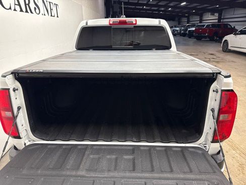 Used 2018 Chevrolet Colorado LT w/ LT Convenience Package RWD image 10