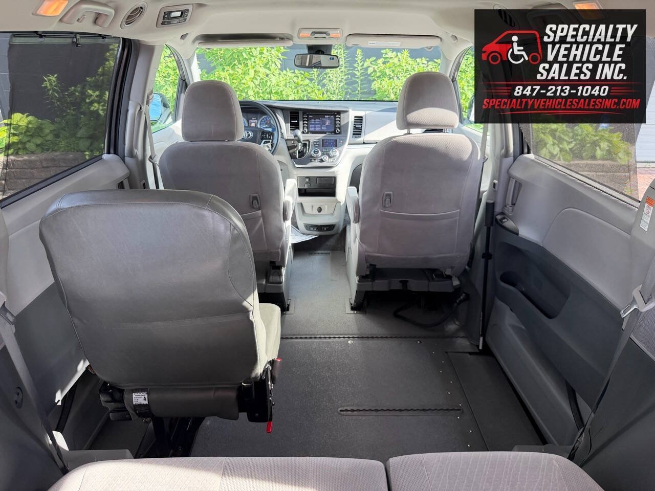 Used 2018 Toyota Sienna LE FWD image 26