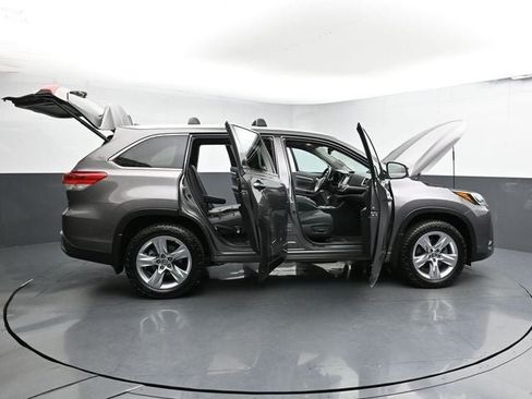 Used 2017 Toyota Highlander Limited AWD/4WD image 49