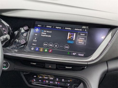 Used 2023 Buick Envision Essence image 19