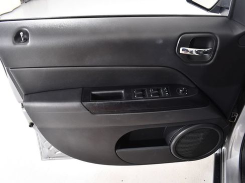 Used 2017 Jeep Patriot Latitude FWD image 25
