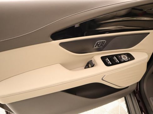 New 2025 Lincoln Nautilus Premier w/ Jet Appearance Package image 15