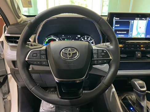 Certified 2020 Toyota Highlander Limited Platinum image 20