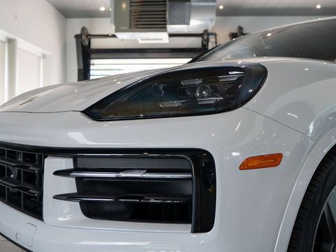 New 2025 Porsche Cayenne image 11