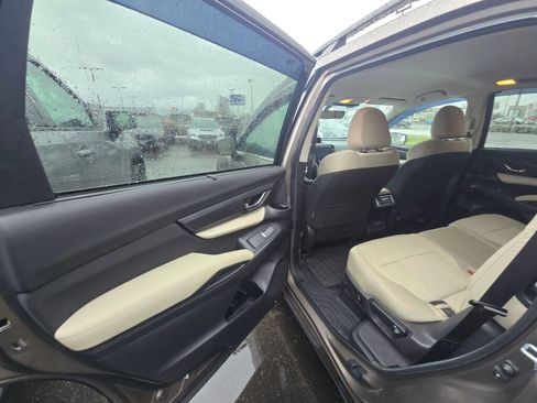 Used 2022 Subaru Ascent Premium w/ Convenience Package image 12