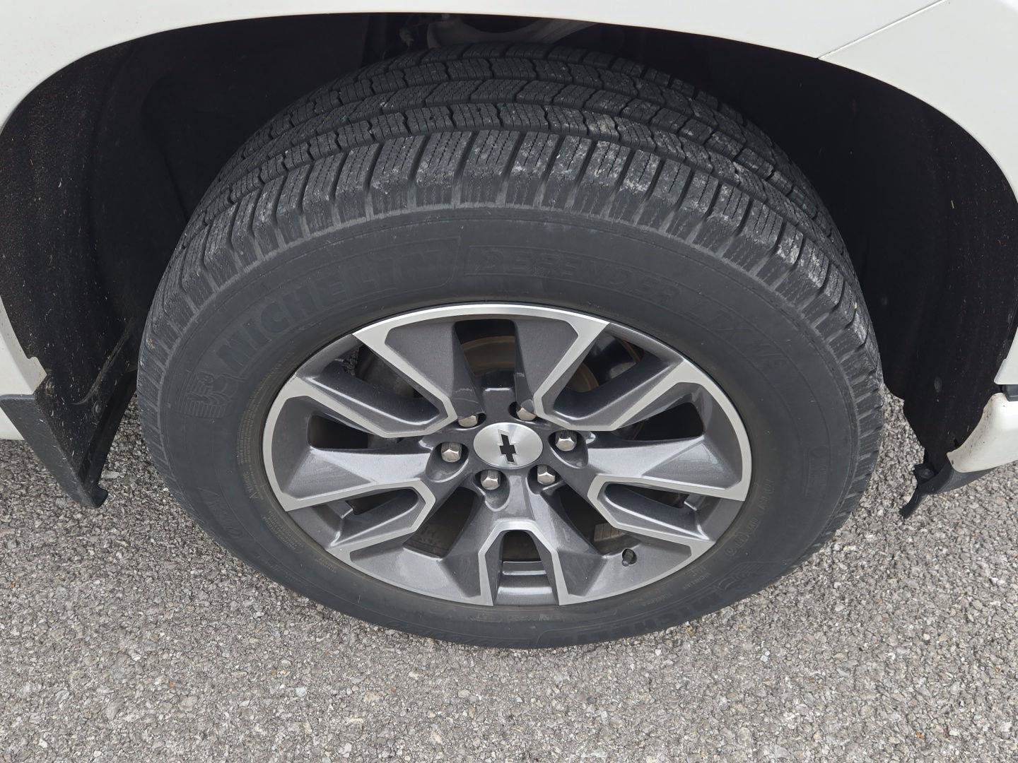 Used 2020 Chevrolet Silverado 1500 RST AWD/4WD image 9