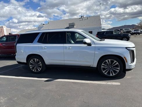 Used 2025 Cadillac Escalade Premium Luxury w/ Touring Package image 6