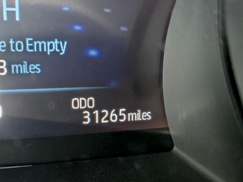 Used 2021 Toyota Camry XLE FWD image 25