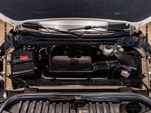 Used 2023 Chevrolet Silverado 1500 ZR2 w/ Technology Package AWD/4WD image 35