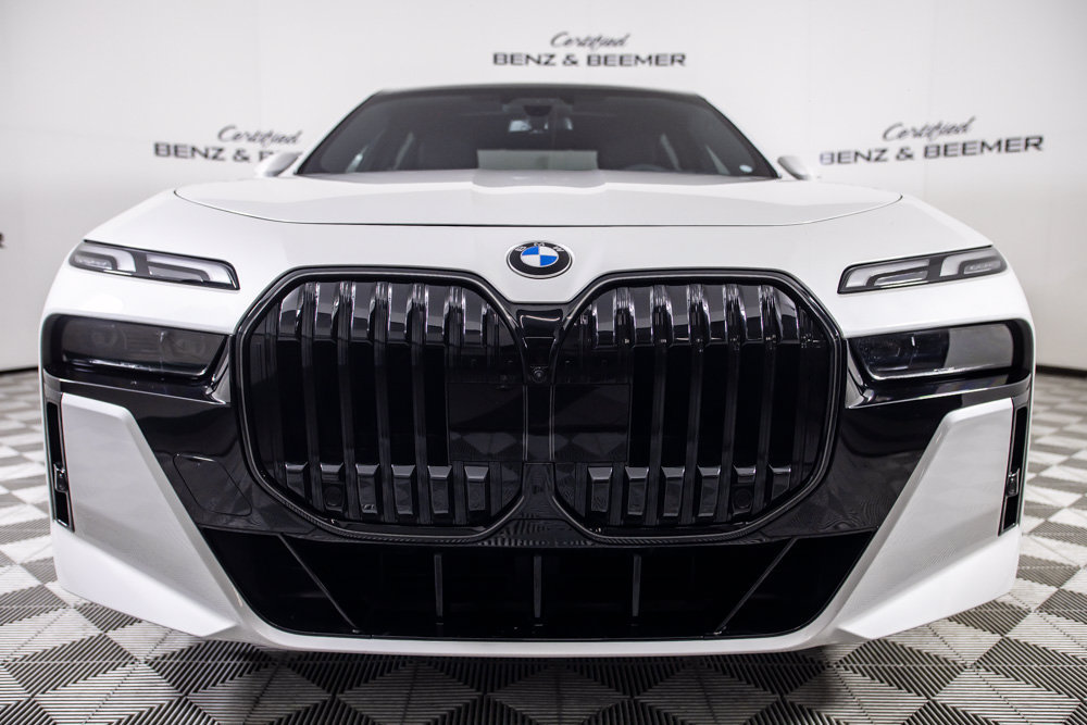 Used 2025 BMW 740i RWD image 5