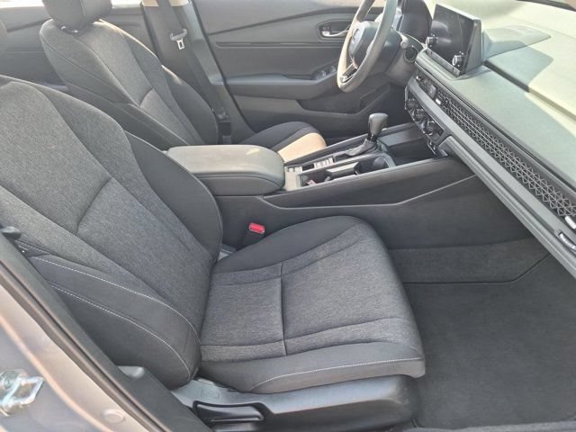 Used 2025 Honda Accord SE image 30