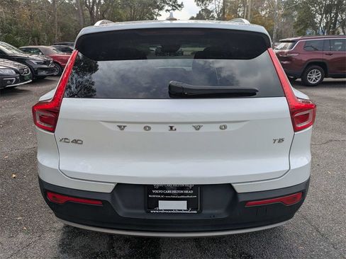 Used 2021 Volvo XC40 T5 Momentum w/ Protection Package Premier image 5