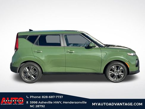 Used 2022 Kia Soul EX image 2