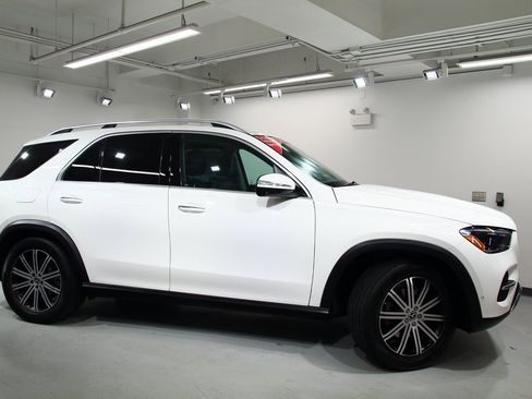 Used 2025 Mercedes-Benz GLE 350 4MATIC image 9