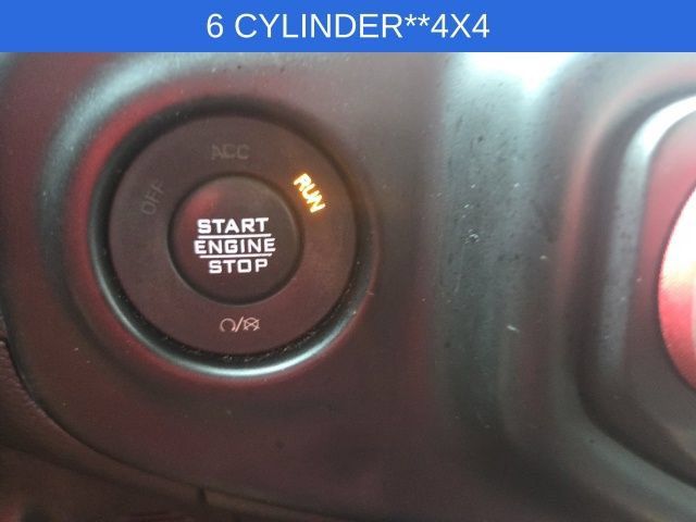 Used 2022 Jeep Gladiator Rubicon w/ Cold Weather Group AWD/4WD image 43