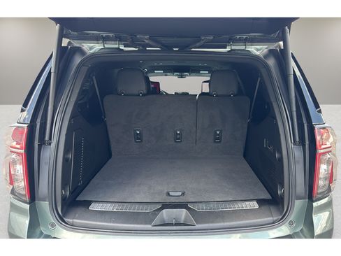 Used 2023 Chevrolet Suburban Premier w/ Advanced Technology Package RWD image 13
