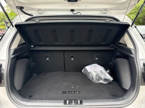 Used 2024 Hyundai Venue SEL FWD image 36
