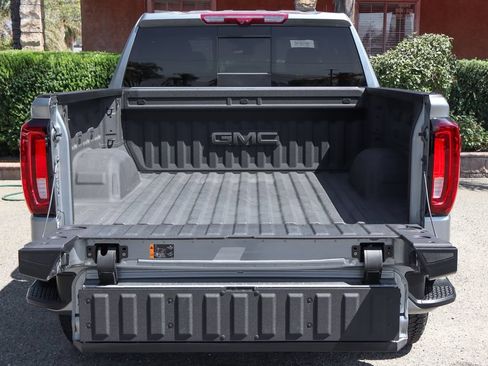 Used 2026 GMC Sierra 1500 AT4 w/ AT4 Premium Package AWD/4WD image 9