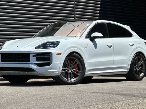 New 2025 Porsche Cayenne Turbo AWD/4WD image 1