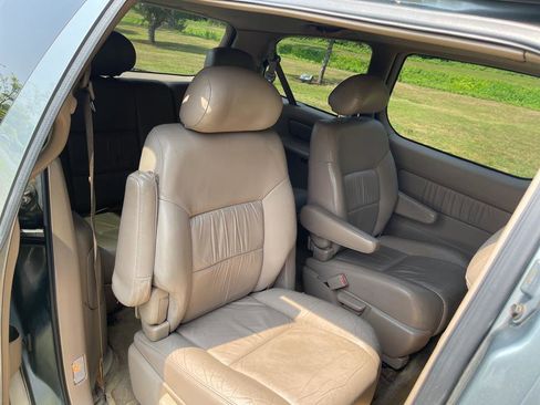 Used 1999 Toyota Sienna LE image 34