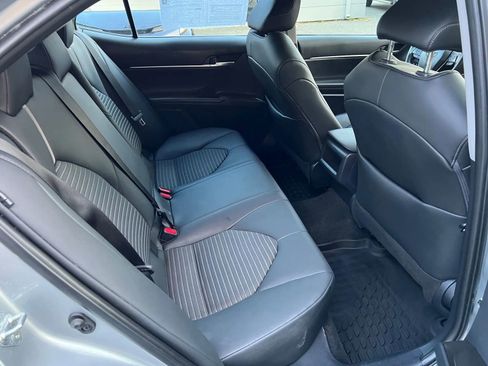 Used 2023 Toyota Camry SE image 9