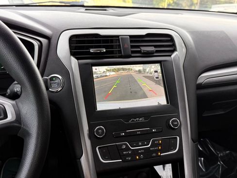 Used 2019 Ford Fusion SE FWD image 34