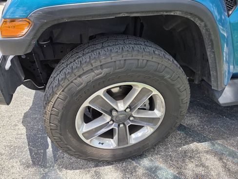 Used 2020 Jeep Wrangler Unlimited Sahara AWD/4WD image 5